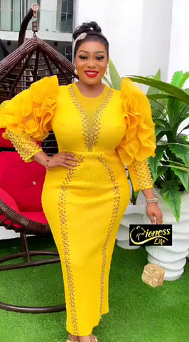 Elegant Bright Yellow Fitted Party Gown (Size 46)